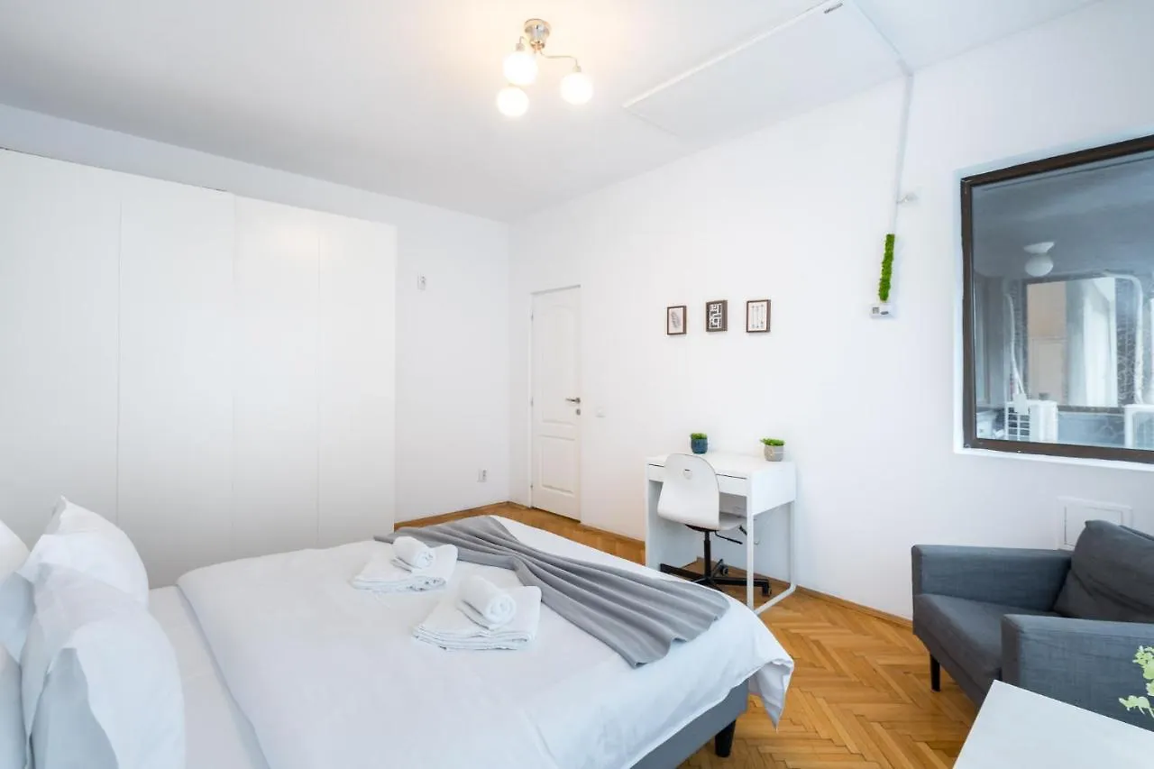 Aonia 2Bdr Apartment - P-Ta Romana View Bucharest Romania