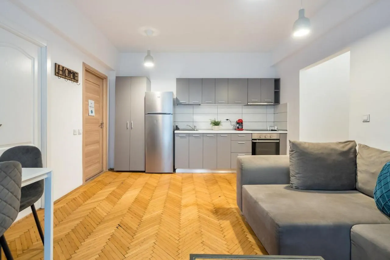 Aonia 2Bdr Apartment - P-Ta Romana View Bucharest