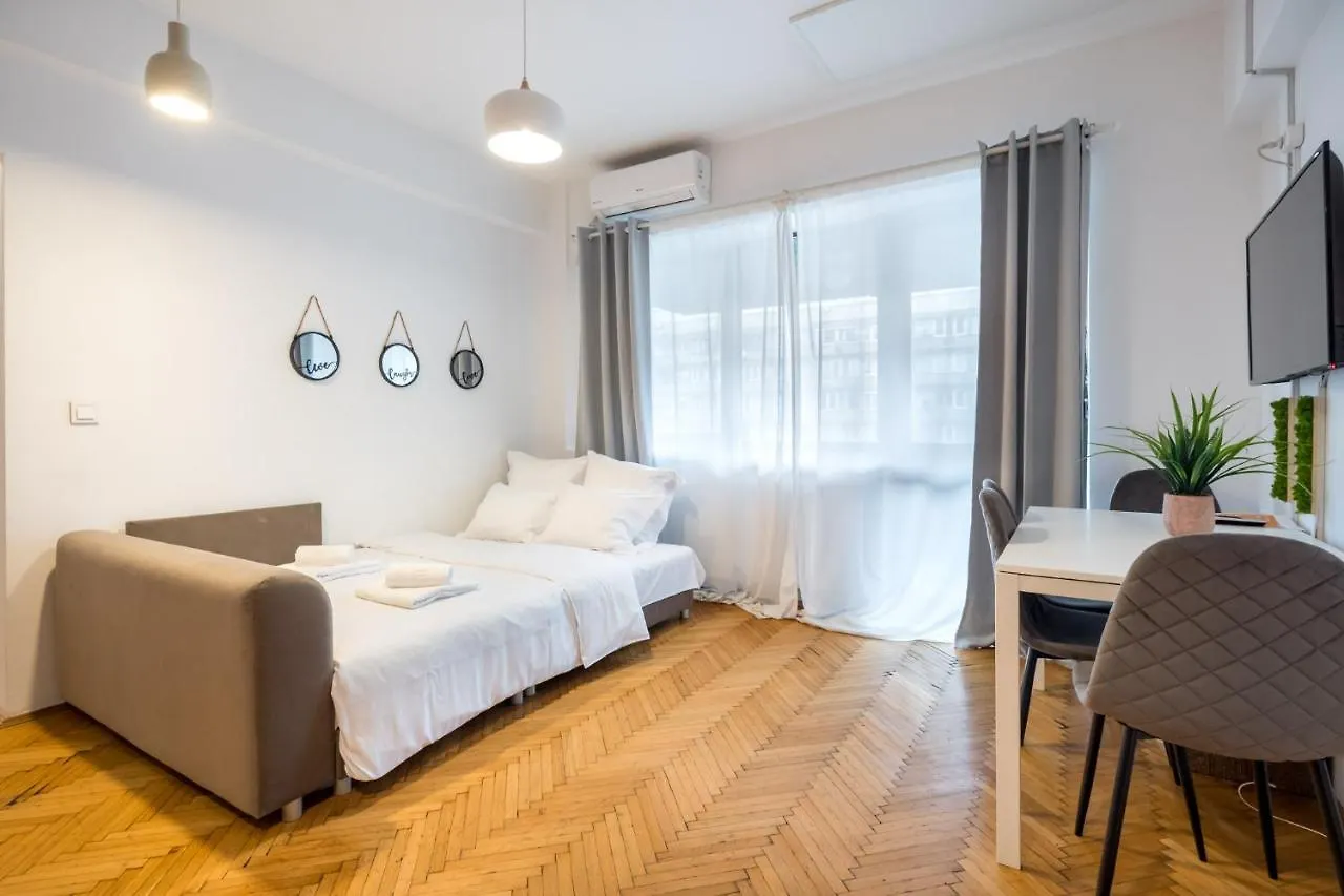 Aonia 2Bdr Apartment - P-Ta Romana View Bucharest